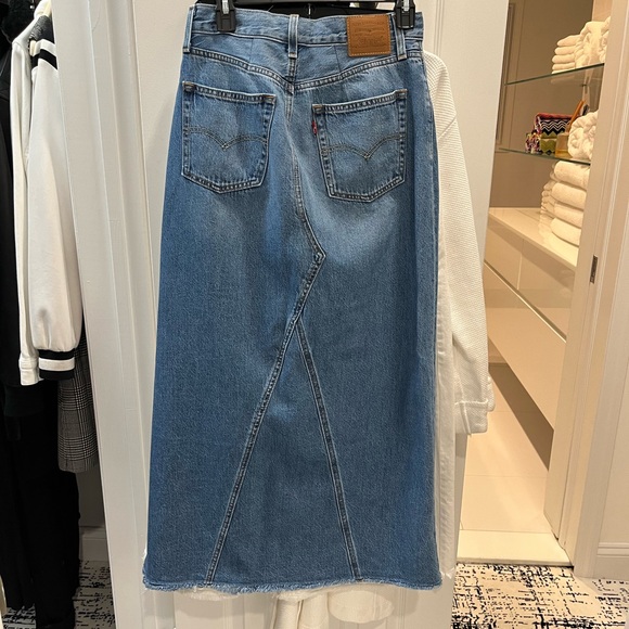 Levi’s maxi skirt. Blue. Preowned. Size 27 - Picture 3 of 6